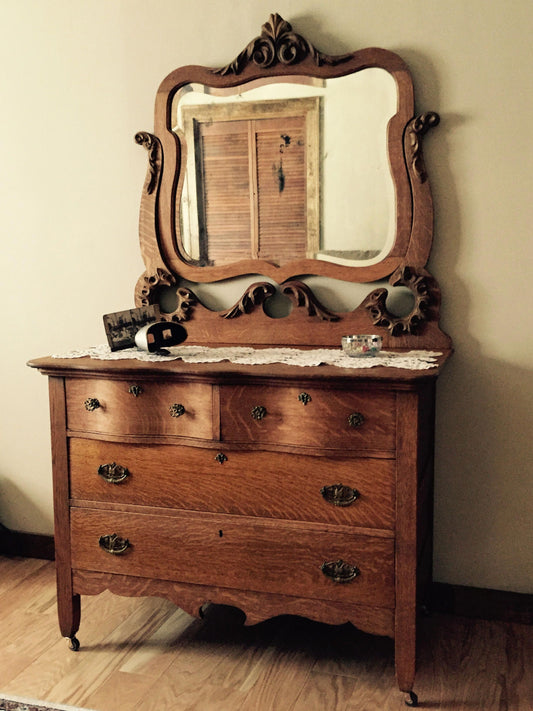 How well do you know your older dresser styles?